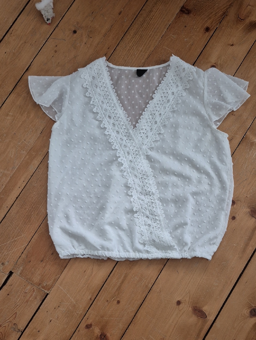 SHEIN White Swiss Dot Lace-Trim Flutter Sleeve Blouse